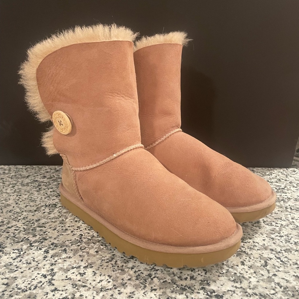 Ugg Bailey Button